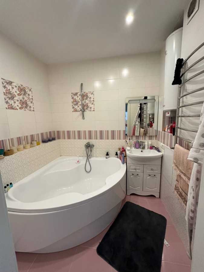 Продажа 2-комнатной квартиры 61 м², Киевская ул., 243