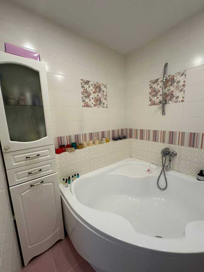 Продажа 2-комнатной квартиры 61 м², Киевская ул., 243
