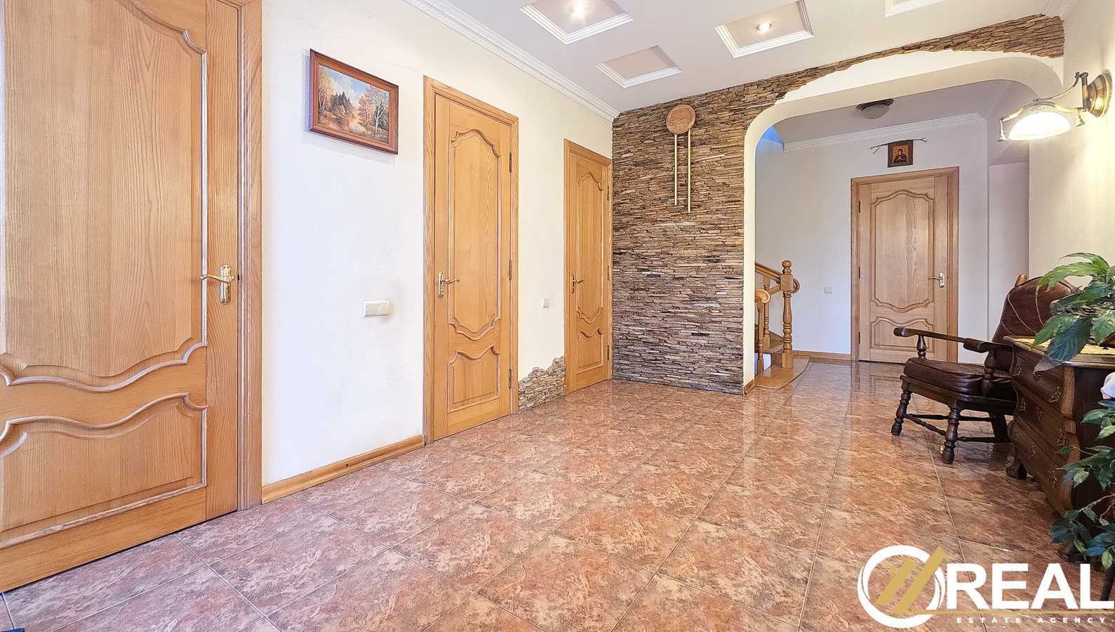 Продажа дома 380 м², Січових Стрільців