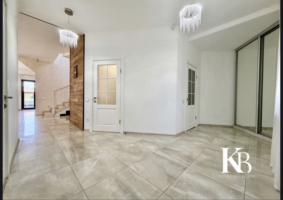 Оренда будинку 245 м²