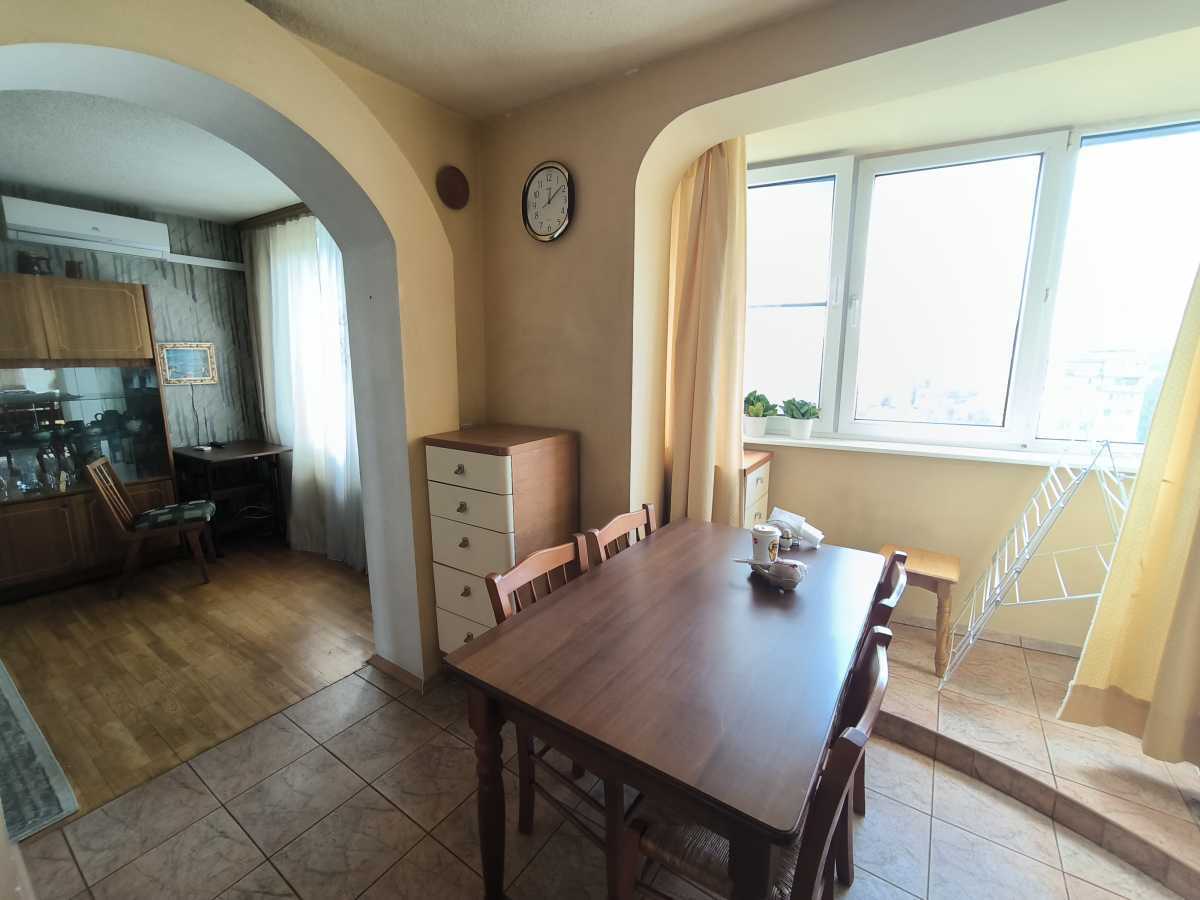 Продажа 3-комнатной квартиры 69 м², Ивана Миколайчука ул., 17