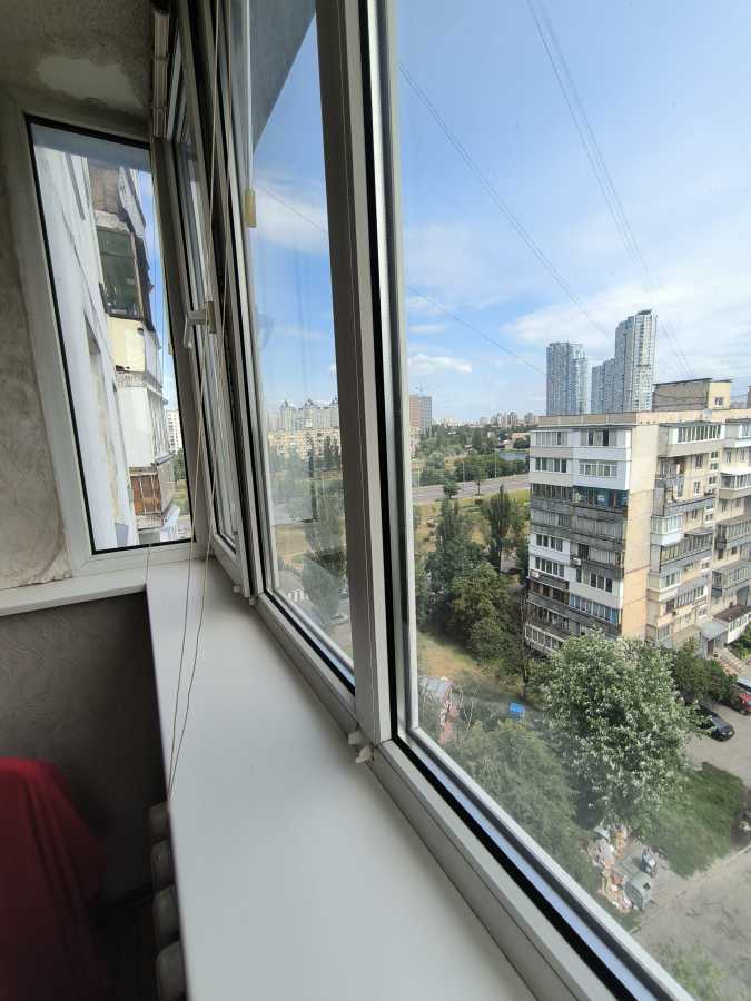 Продажа 3-комнатной квартиры 69 м², Ивана Миколайчука ул., 17