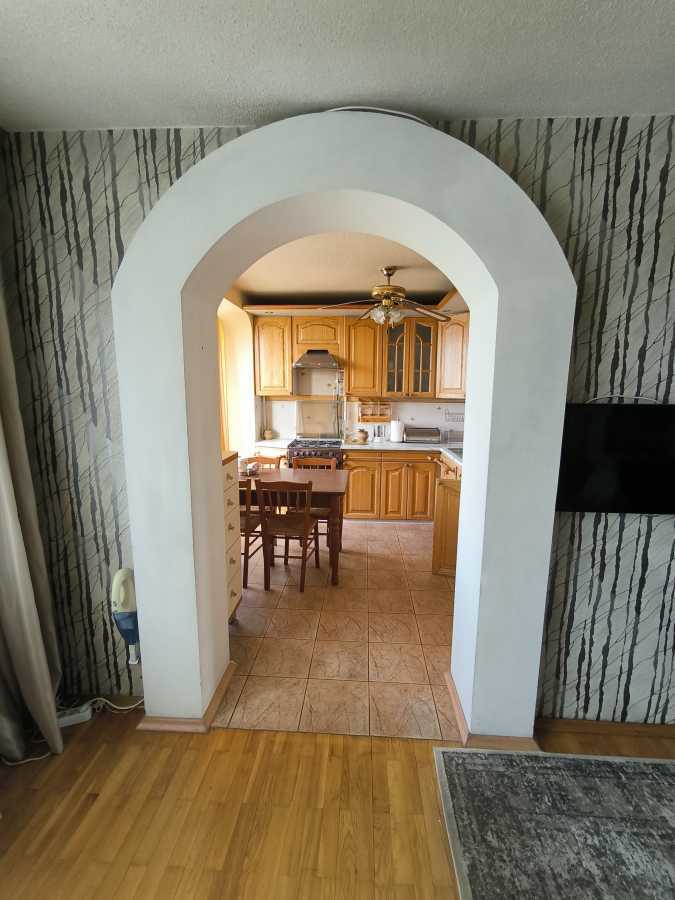 Продажа 3-комнатной квартиры 69 м², Ивана Миколайчука ул., 17