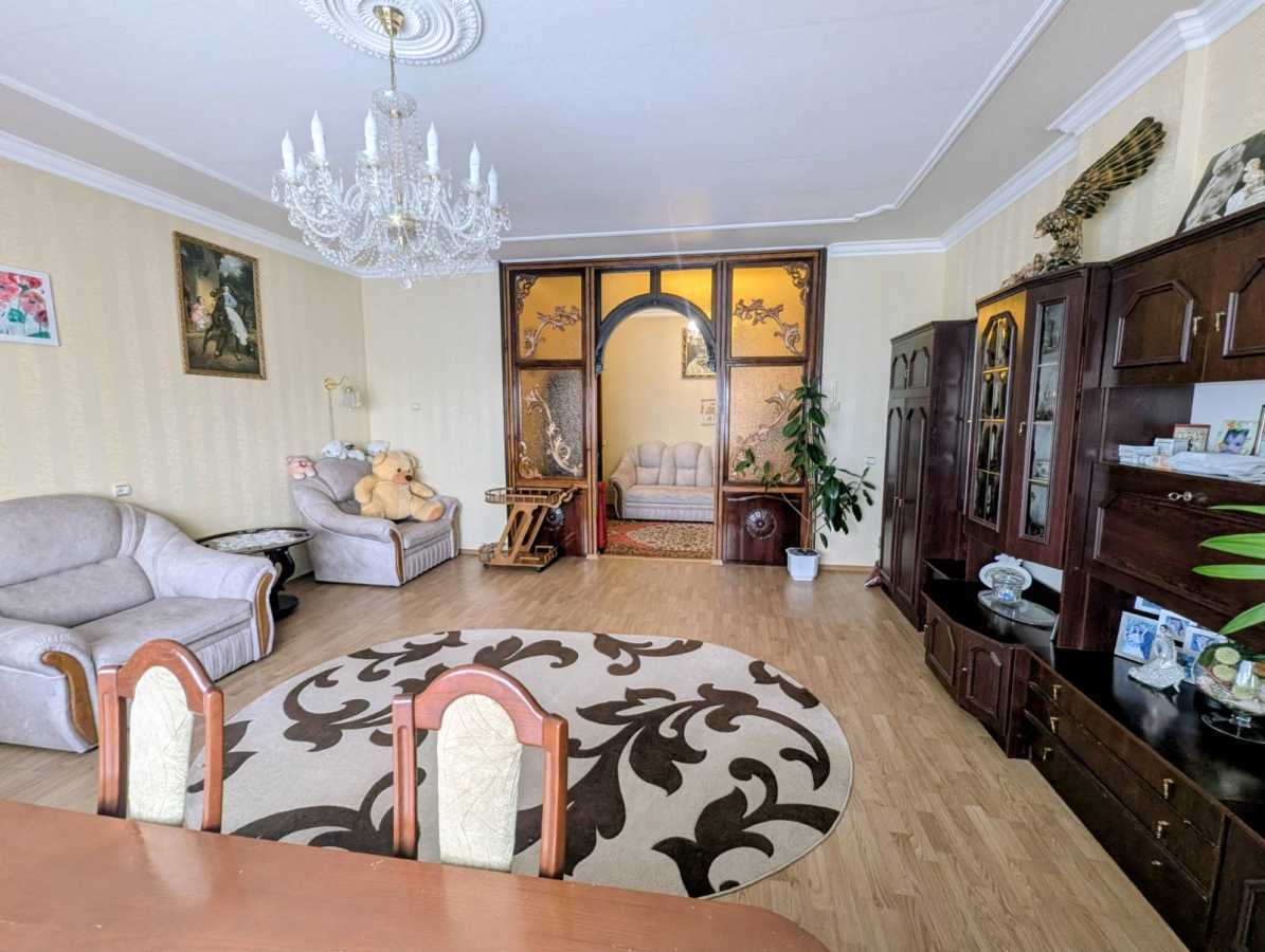 Продажа 3-комнатной квартиры 120 м², Героев Чернобыля ул., 5/8