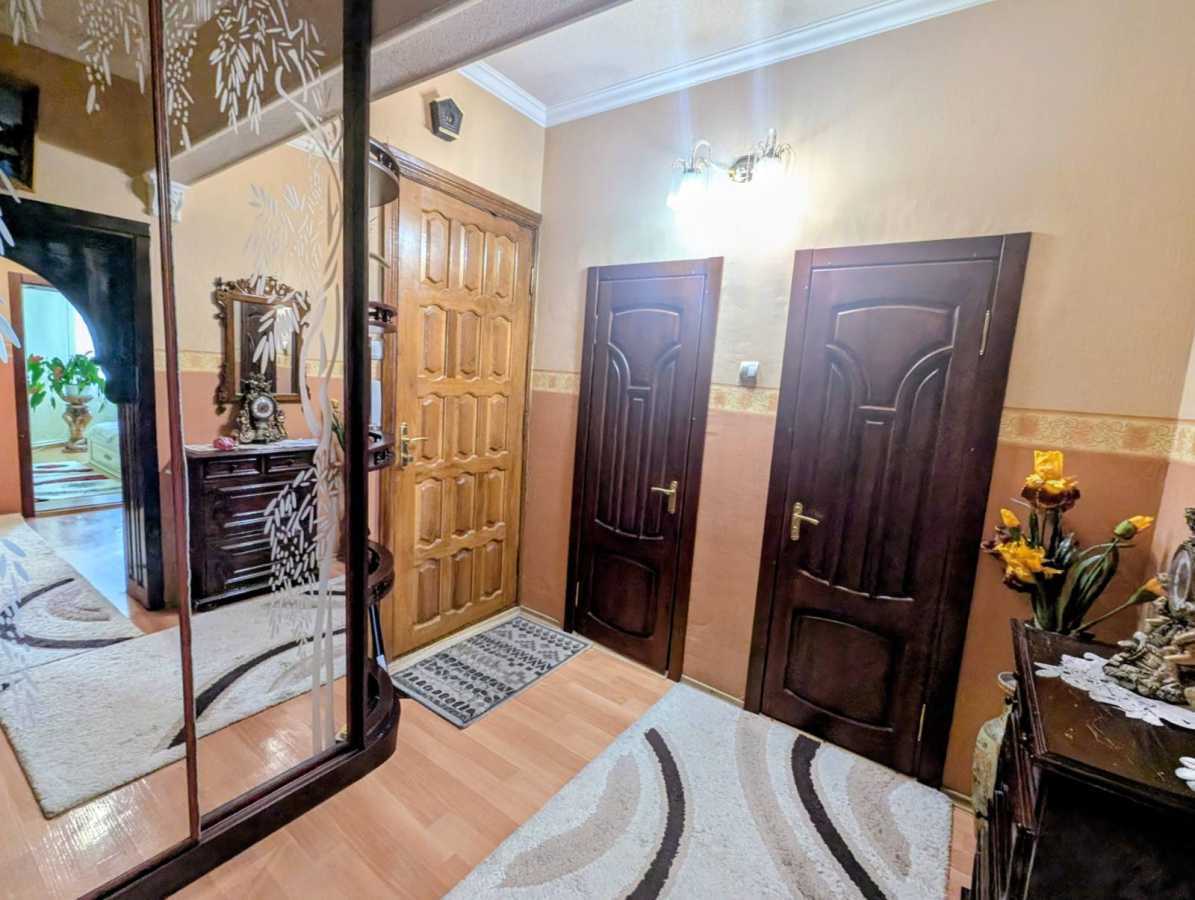 Продажа 3-комнатной квартиры 120 м², Героев Чернобыля ул., 5/8