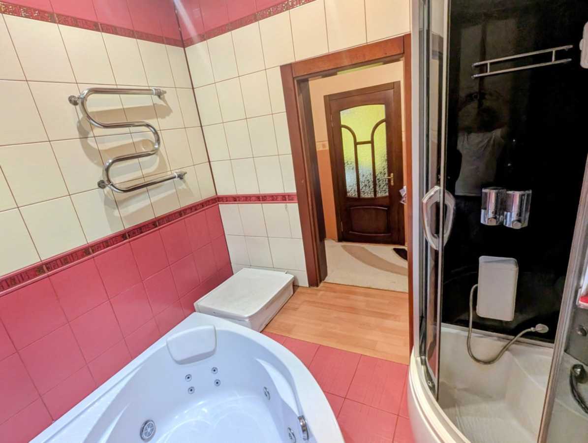 Продажа 3-комнатной квартиры 120 м², Героев Чернобыля ул., 5/8