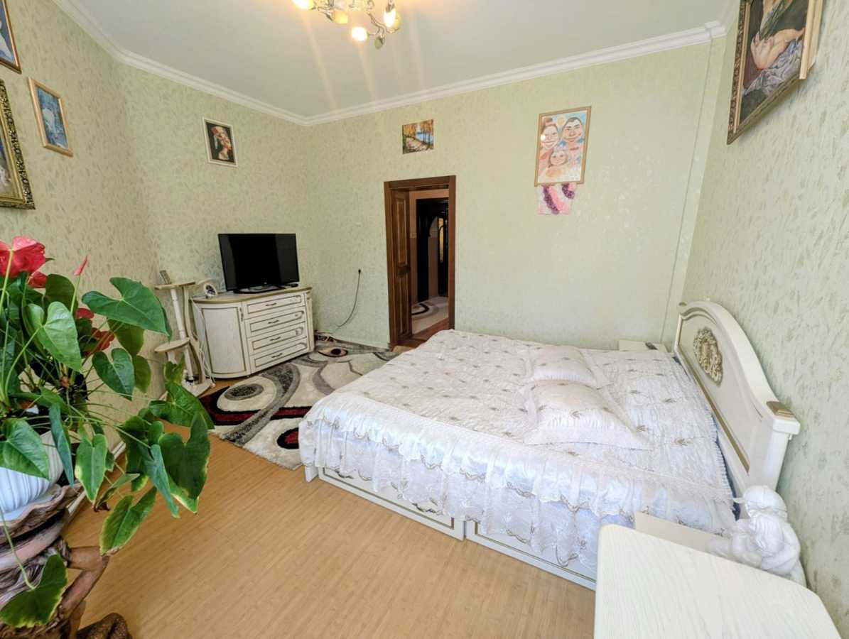 Продажа 3-комнатной квартиры 120 м², Героев Чернобыля ул., 5/8