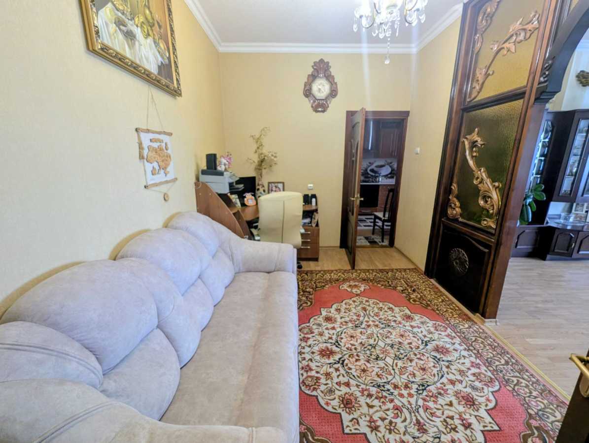Продажа 3-комнатной квартиры 120 м², Героев Чернобыля ул., 5/8