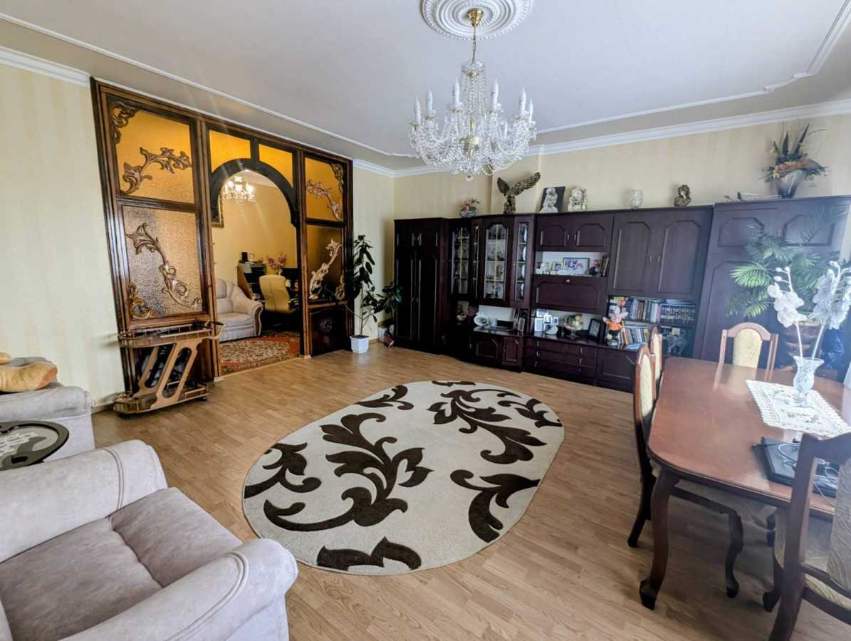 Продажа 3-комнатной квартиры 120 м², Героев Чернобыля ул., 5/8