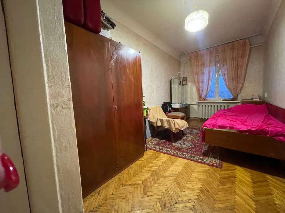 Продаж 2-кімнатної квартири 46 м², Будівельників вул., 12