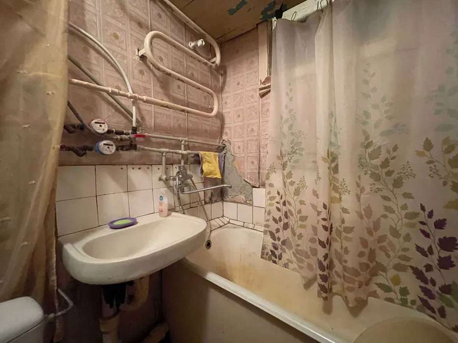Продаж 2-кімнатної квартири 46 м², Будівельників вул., 12