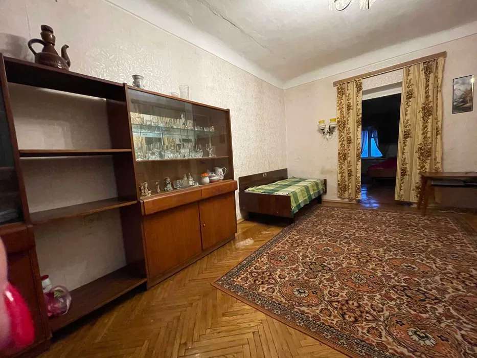 Продаж 2-кімнатної квартири 46 м², Будівельників вул., 12