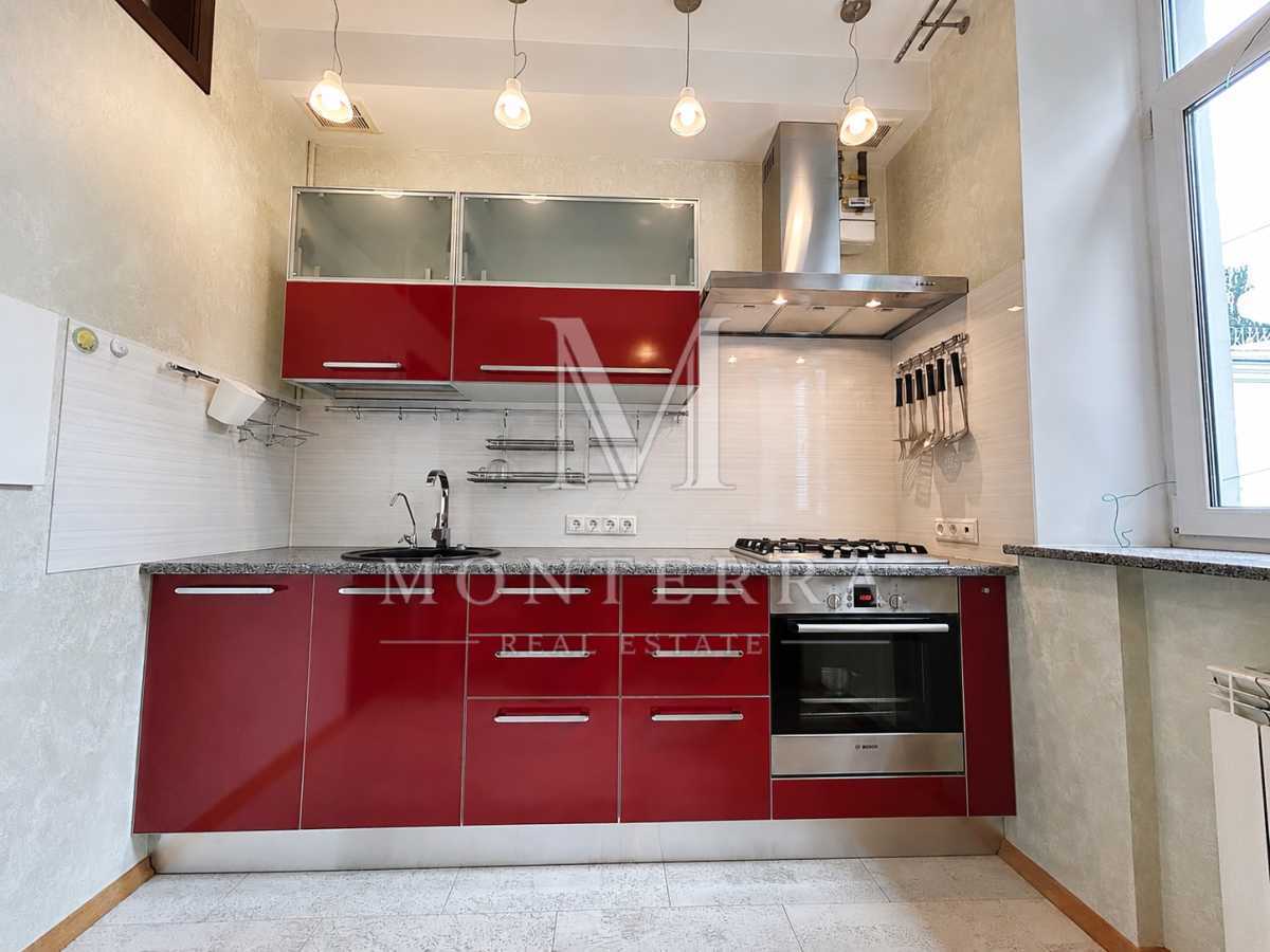 Продаж 3-кімнатної квартири 74.3 м², Арсенальна вул., 15