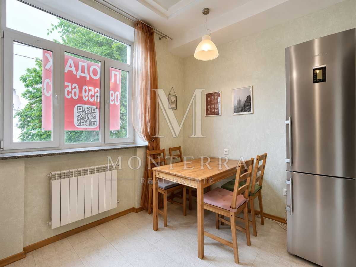 Продаж 3-кімнатної квартири 74.3 м², Арсенальна вул., 15