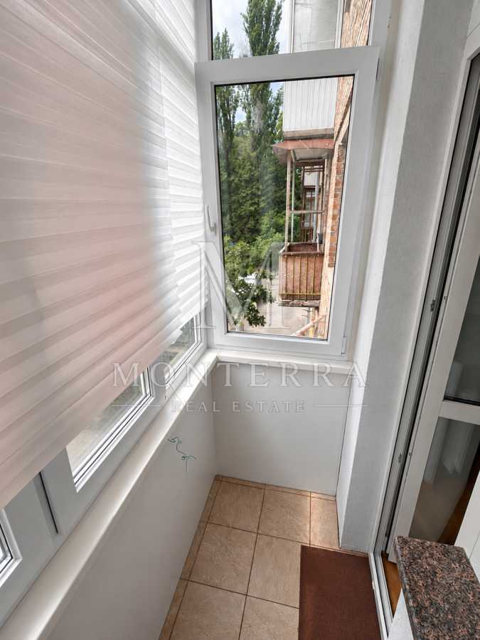 Продаж 3-кімнатної квартири 74.3 м², Арсенальна вул., 15