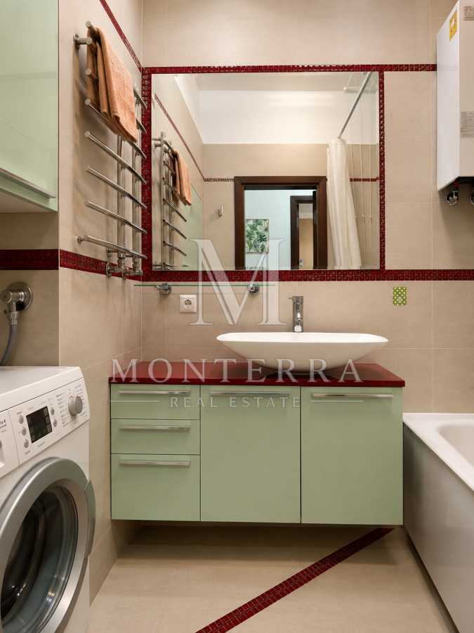Продаж 3-кімнатної квартири 74.3 м², Арсенальна вул., 15