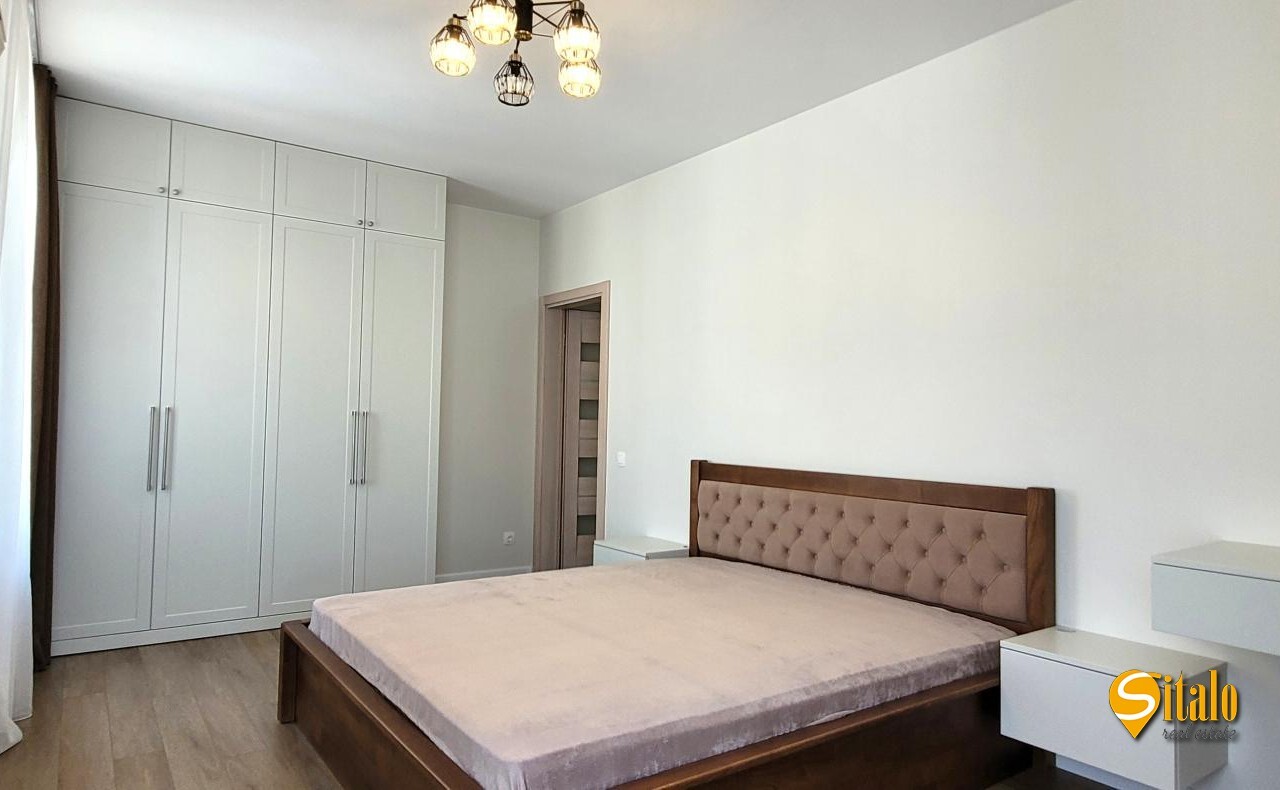 Продаж 3-кімнатної квартири 87 м², Дніпровська наб., 26