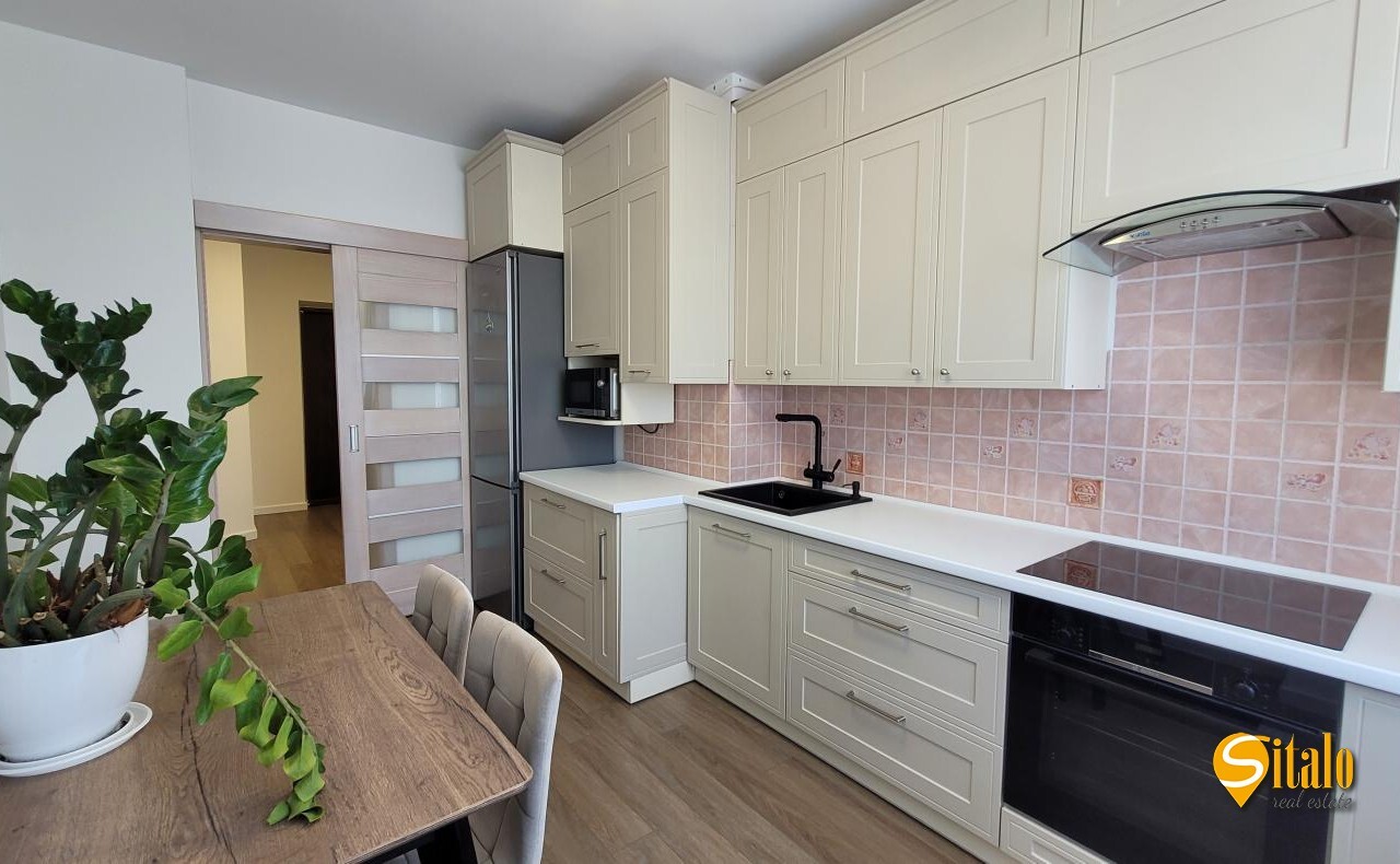 Продаж 3-кімнатної квартири 87 м², Дніпровська наб., 26