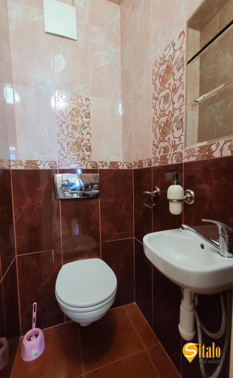 Продаж 3-кімнатної квартири 87 м², Дніпровська наб., 26