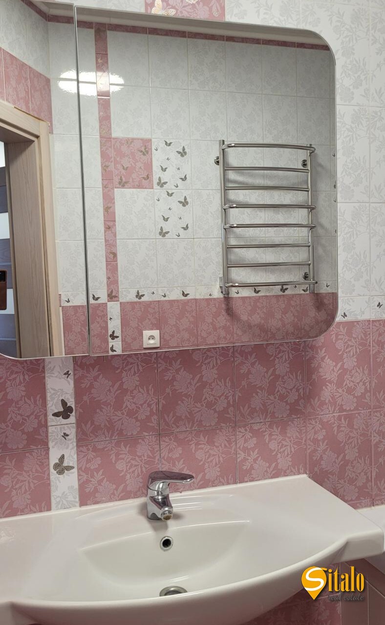 Продаж 3-кімнатної квартири 87 м², Дніпровська наб., 26