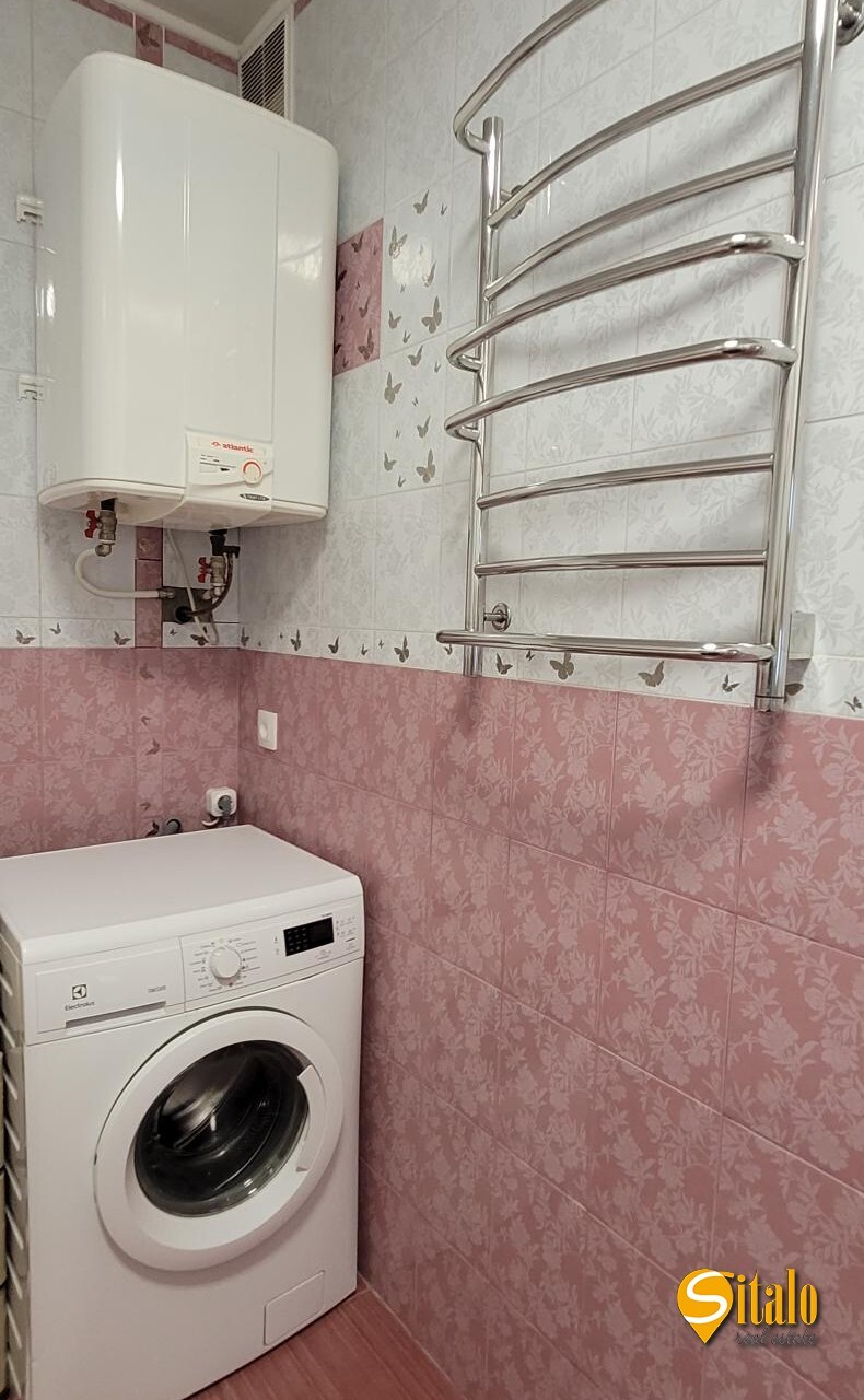 Продаж 3-кімнатної квартири 87 м², Дніпровська наб., 26