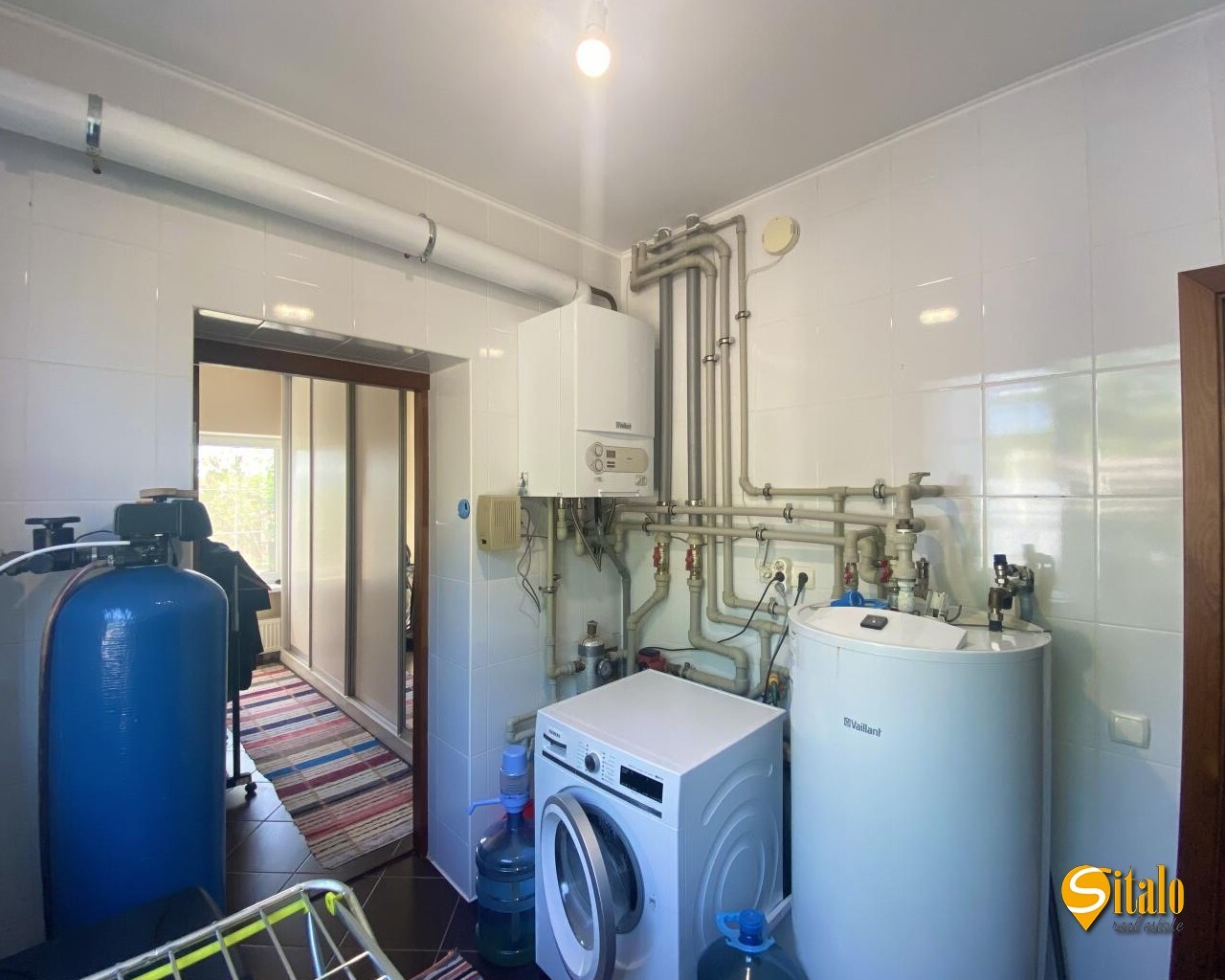 Продаж будинку 330 м²