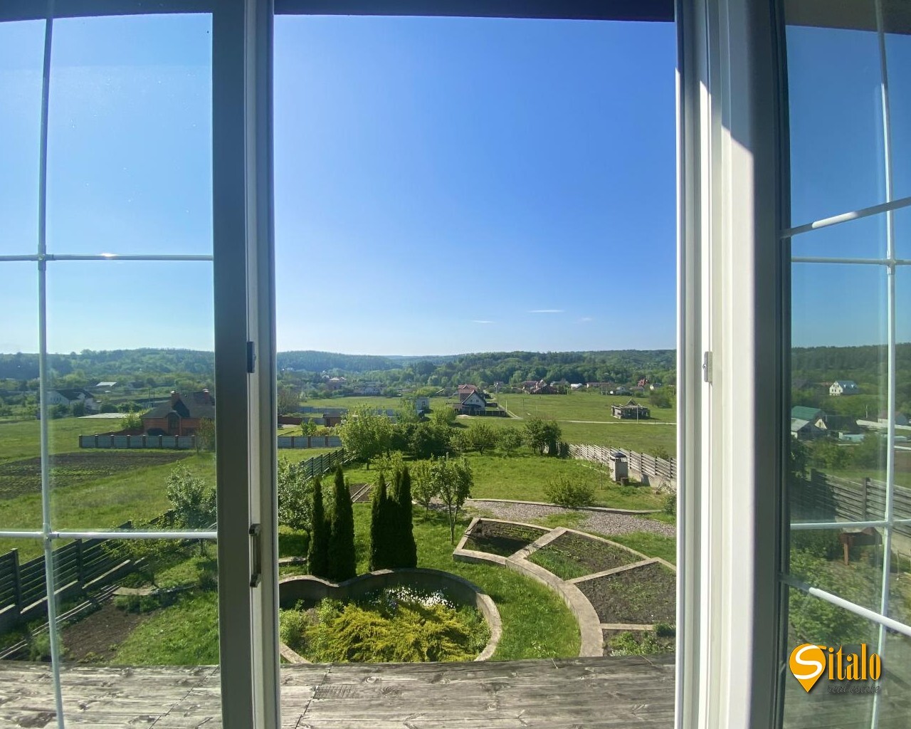Продаж будинку 330 м²