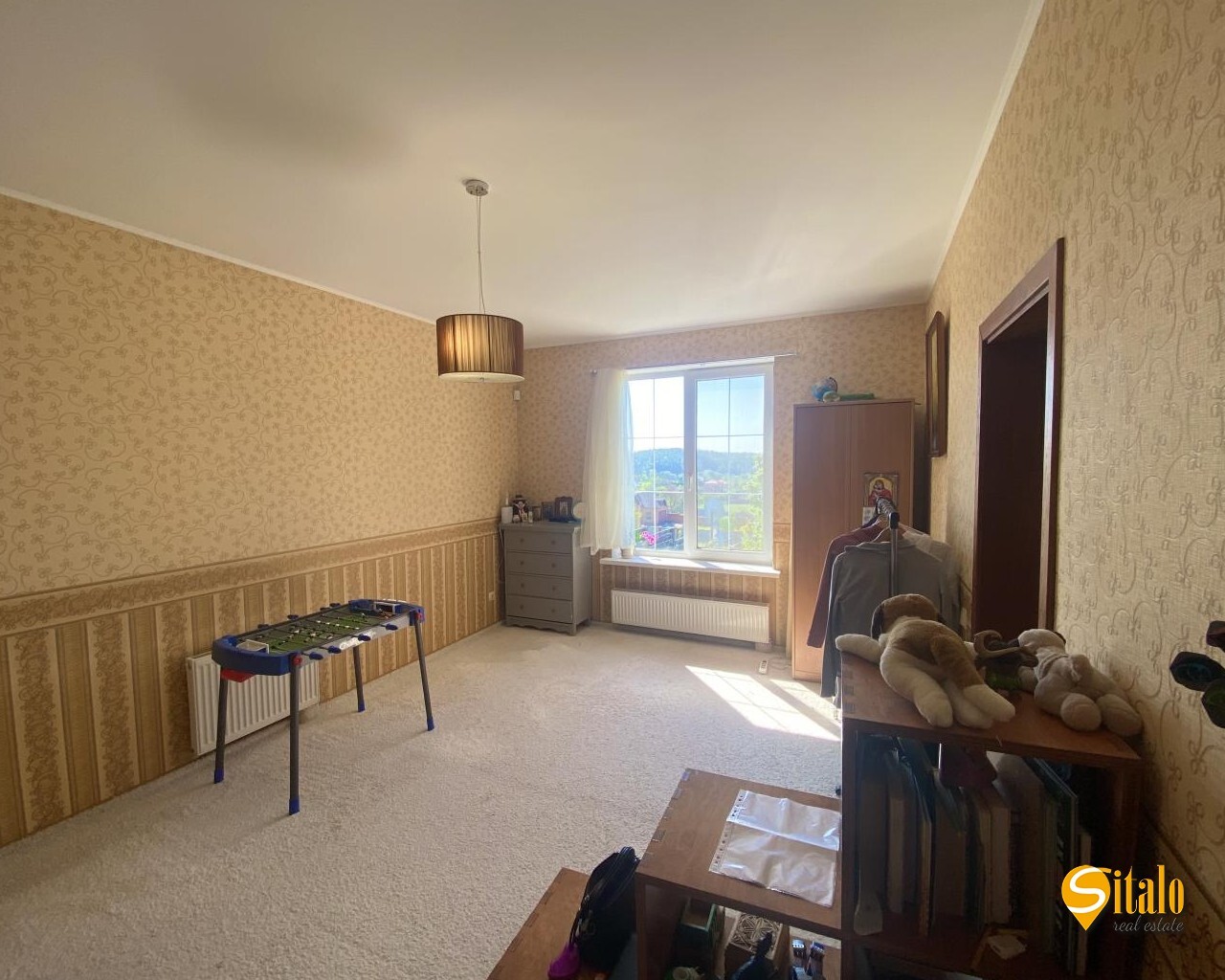 Продаж будинку 330 м²