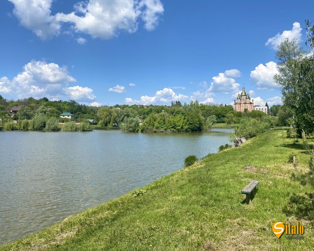 Продаж будинку 330 м²