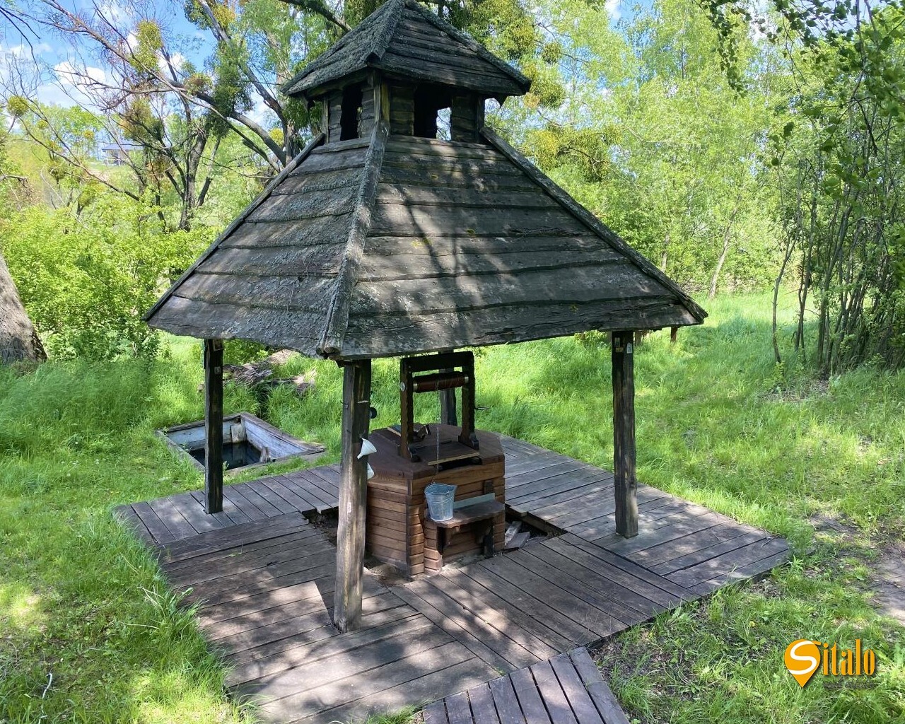 Продаж будинку 330 м²