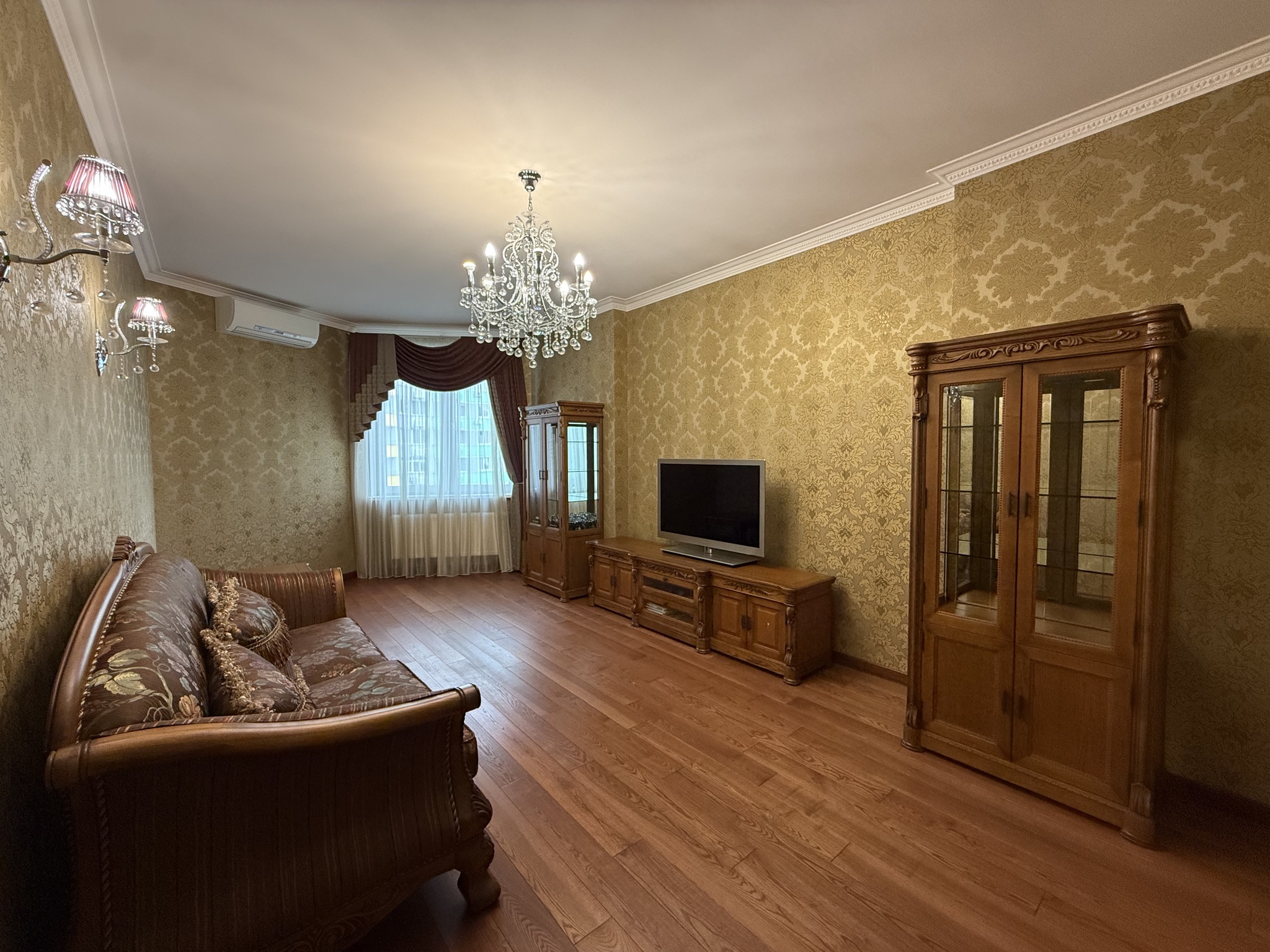 Продаж 5-кімнатної квартири 185 м², Вишгородська вул., 45Б/2