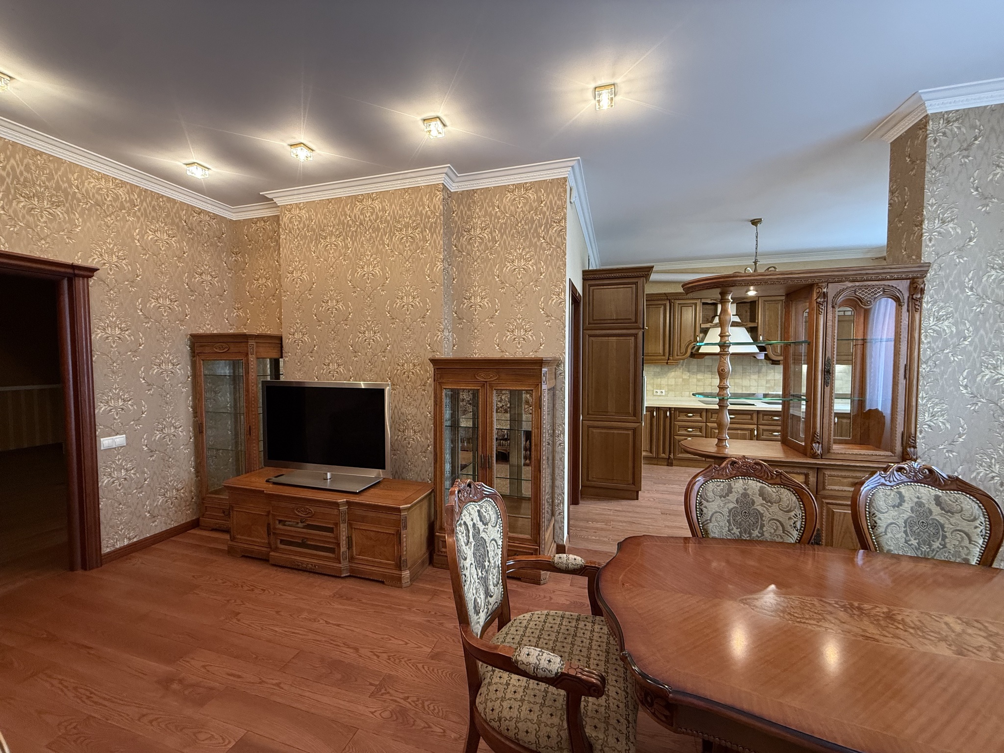 Продаж 5-кімнатної квартири 185 м², Вишгородська вул., 45Б/2