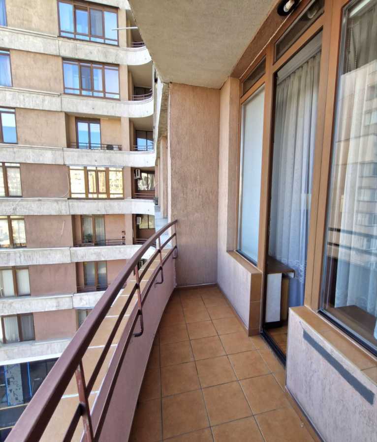Продажа 3-комнатной квартиры 134 м², Жилянская ул., 59