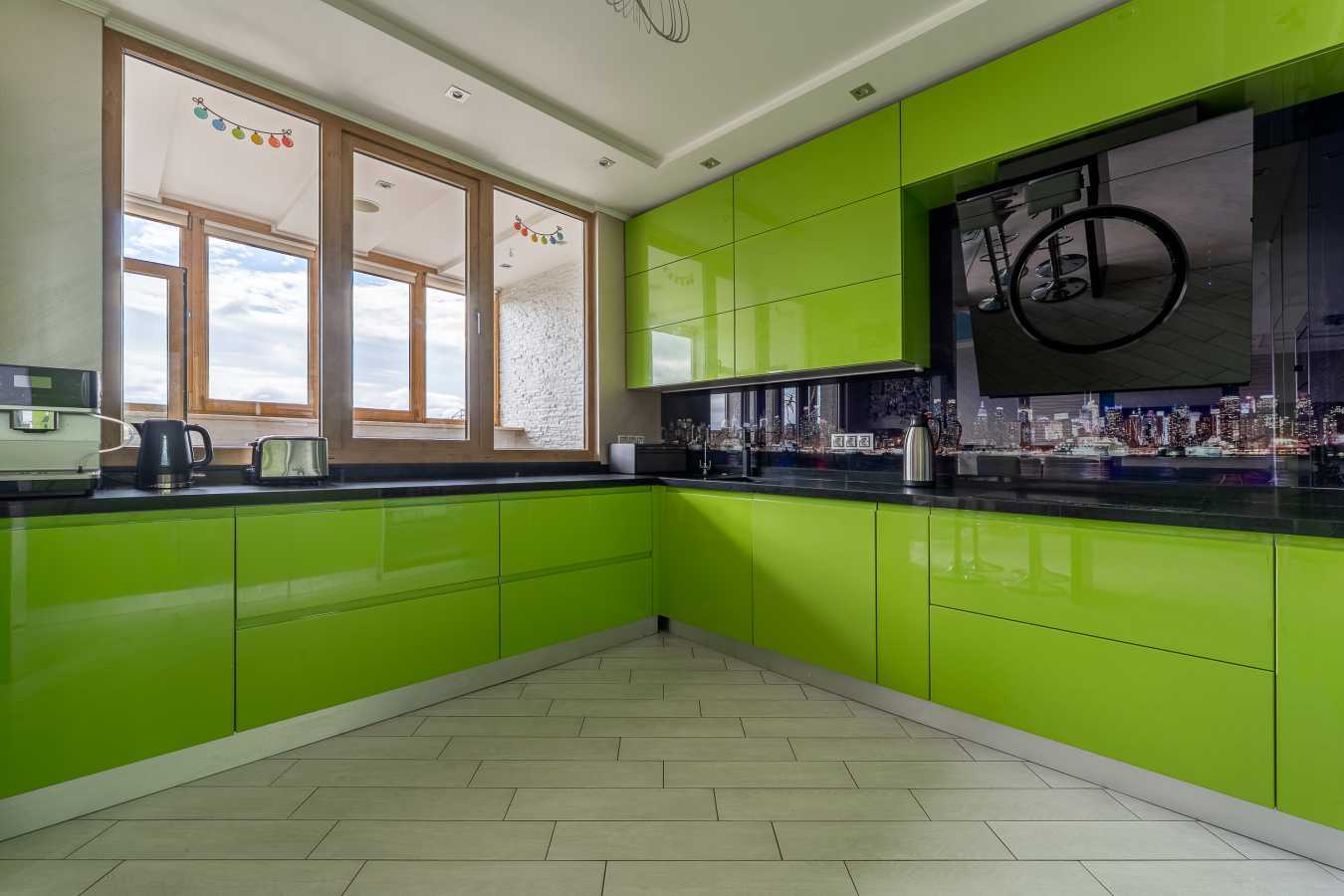 Продажа 4-комнатной квартиры 150 м², Авиаконструктора Игоря Сикорского ул., 1