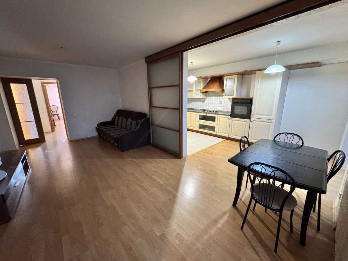 Продажа 4-комнатной квартиры 130 м², Звездный бул., 1