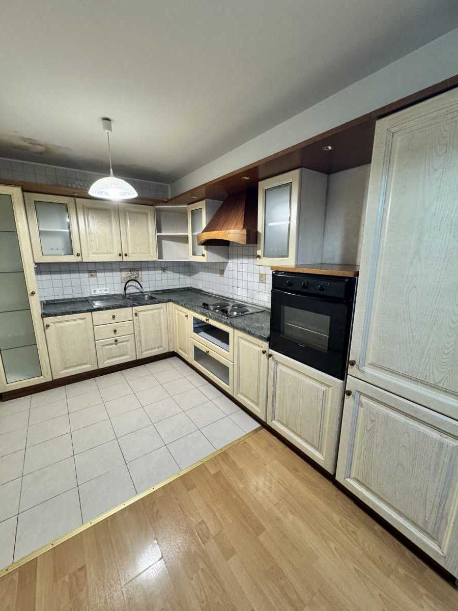 Продажа 4-комнатной квартиры 130 м², Звездный бул., 1