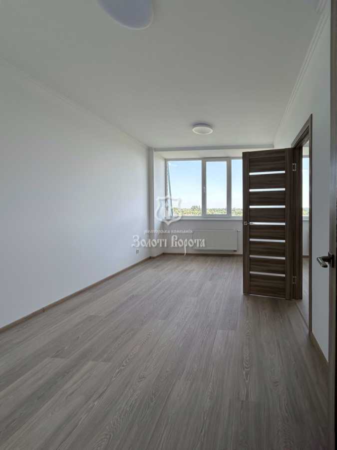 Продаж 5-кімнатної квартири 109.6 м², Спортивна вул., 18