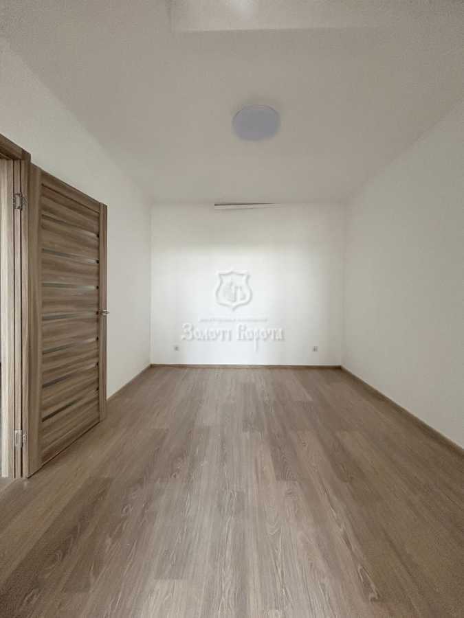 Продаж 5-кімнатної квартири 109.6 м², Спортивна вул., 18