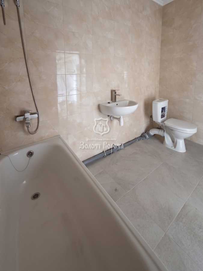 Продаж 5-кімнатної квартири 109.6 м², Спортивна вул., 18