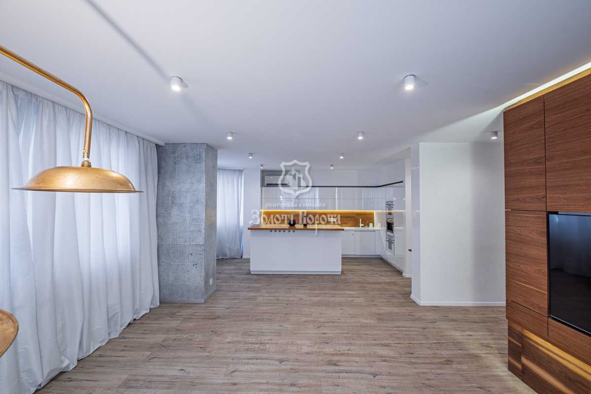 Продажа 3-комнатной квартиры 117.5 м², Анны Ахматовой ул., 13Д