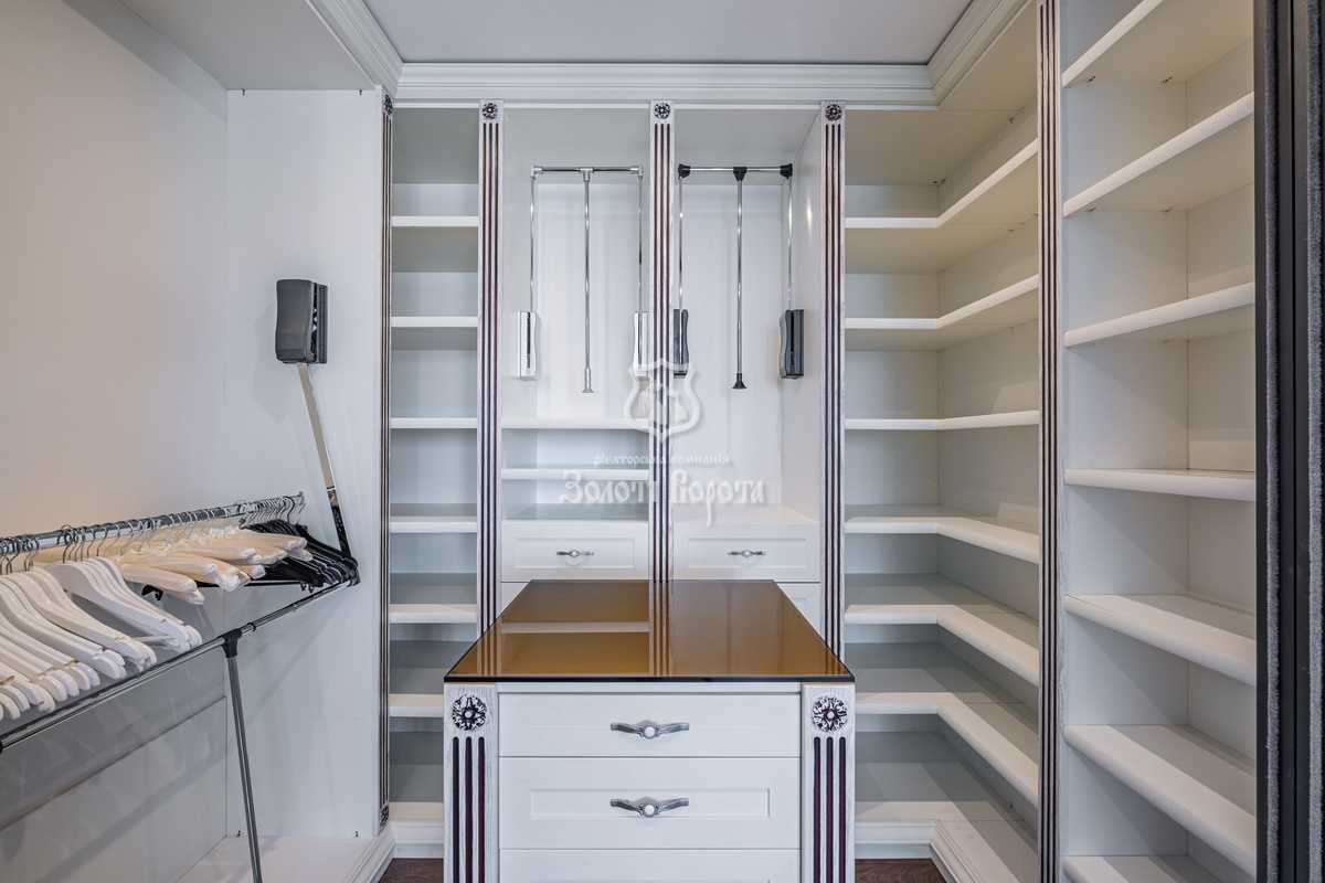 Продажа 3-комнатной квартиры 117.5 м², Анны Ахматовой ул., 13Д