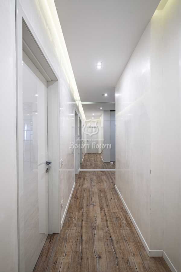 Продажа 3-комнатной квартиры 117.5 м², Анны Ахматовой ул., 13Д