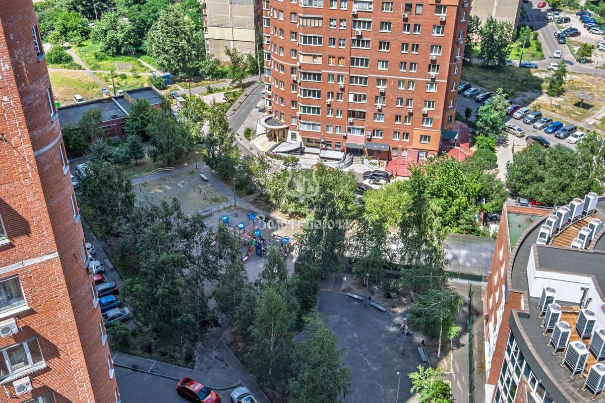 Продажа 3-комнатной квартиры 117.5 м², Анны Ахматовой ул., 13Д