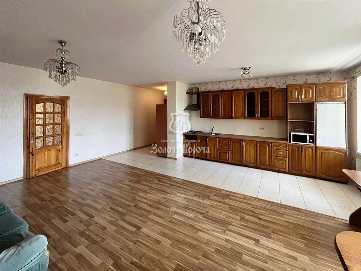 Продаж 2-кімнатної квартири 76.1 м², Академічна, 28