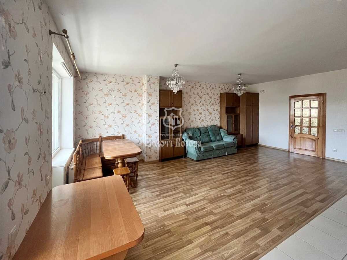 Продаж 2-кімнатної квартири 76.1 м², Академічна, 28