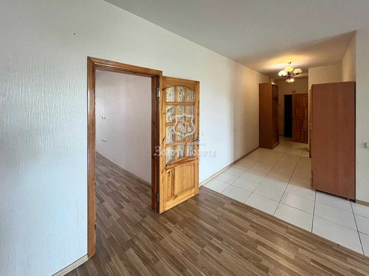 Продаж 2-кімнатної квартири 76.1 м², Академічна, 28