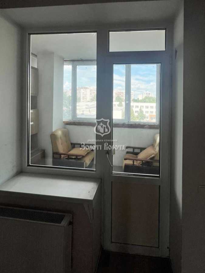 Продаж 2-кімнатної квартири 76.1 м², Академічна, 28