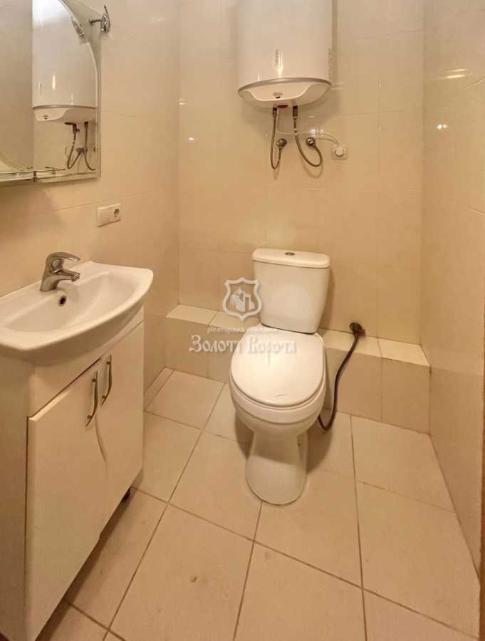 Продаж 2-кімнатної квартири 76.1 м², Академічна, 28