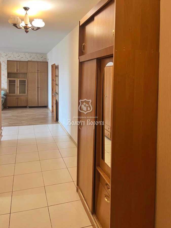Продаж 2-кімнатної квартири 76.1 м², Академічна, 28