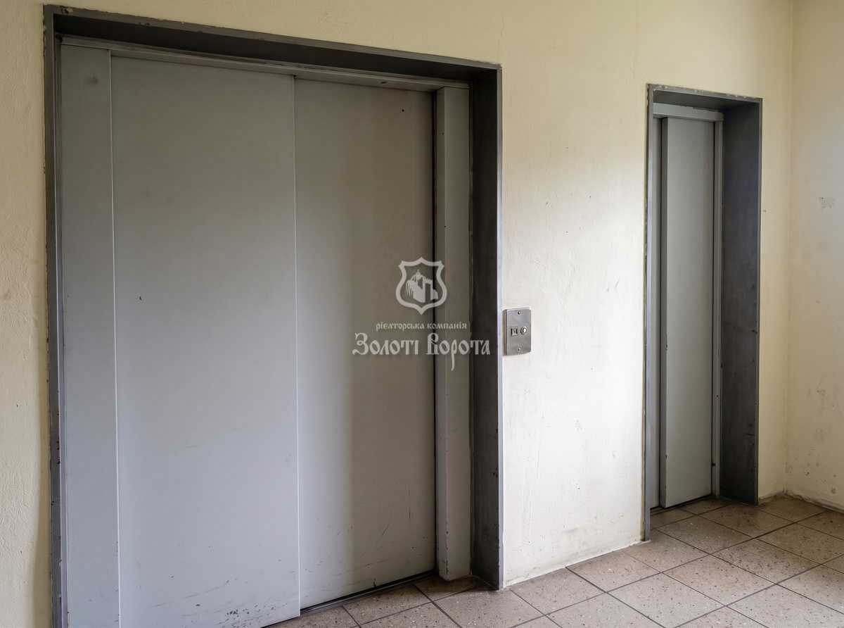 Продаж 2-кімнатної квартири 76.1 м², Академічна, 28
